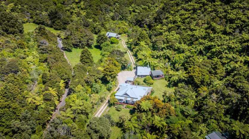 K Real Estate -  839 Collingwood-Puponga Main Road