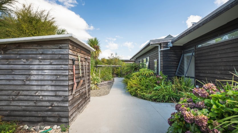K Real Estate -  98 Mytton Heights