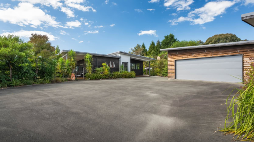 K Real Estate -  98 Mytton Heights